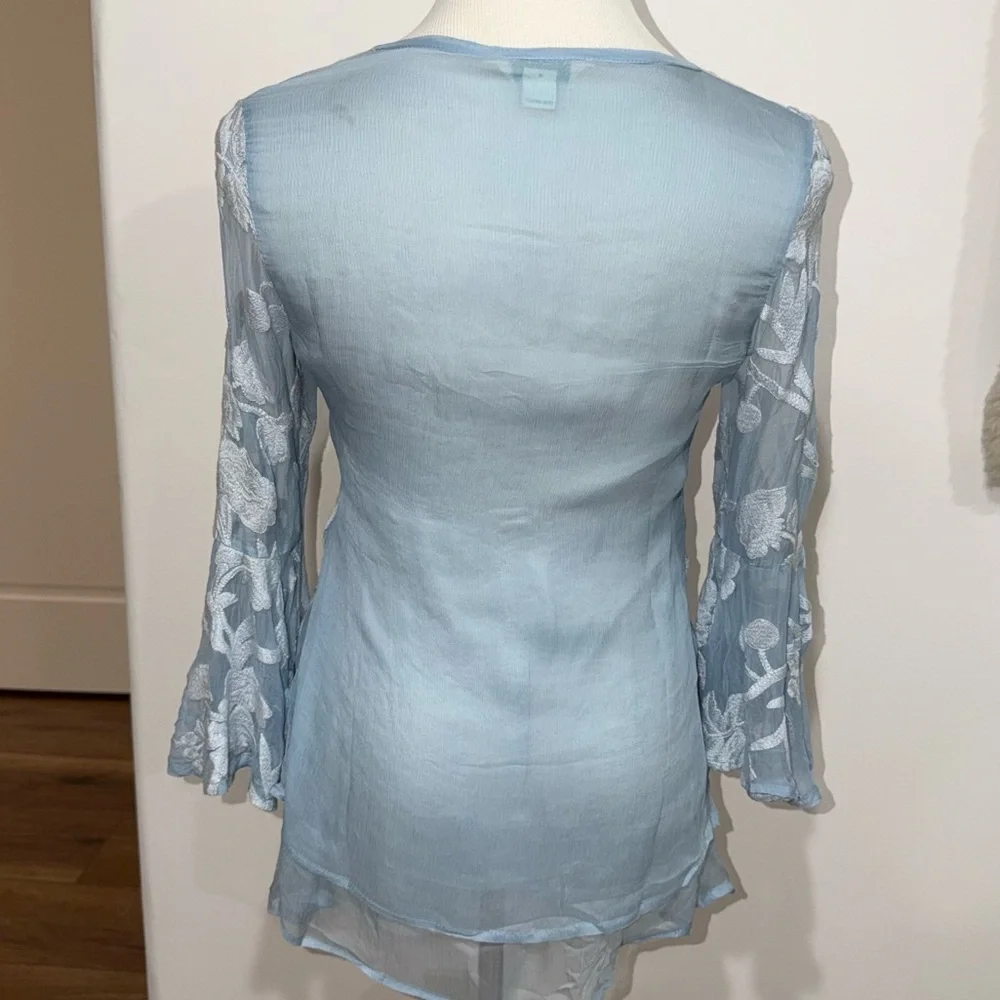 NWOT 100% Silk Sundance Embroidered Light Blue White Bell Sleeves Size XS - Picture 2 of 5